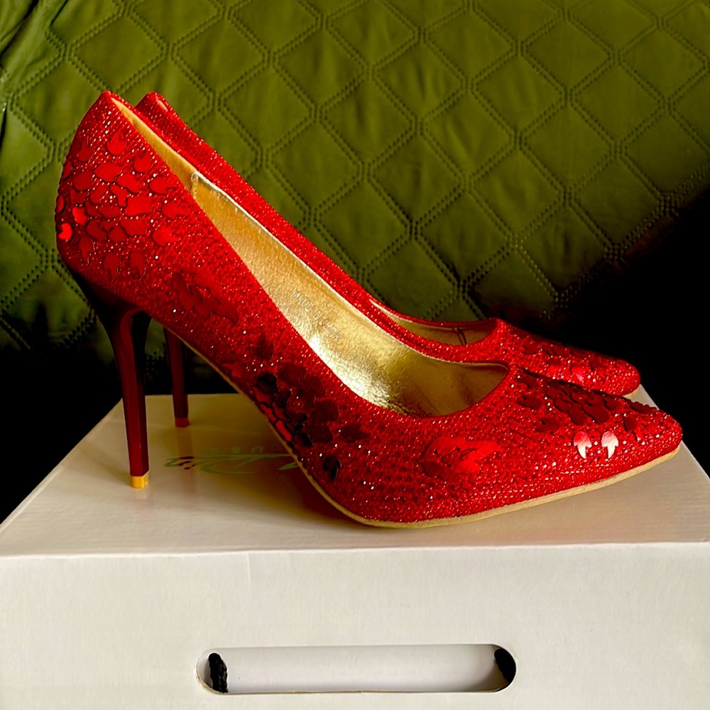 Cathy Din Sz 11M Red Sequinned High Heels